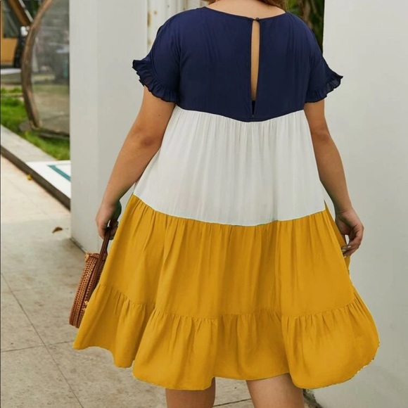 Plus color block smock dress - Picture 2 of 6